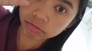 Lucky D Wiandini spreads her ass