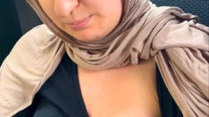 Muslim fuckpig Farah🐖🔥🔥