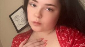 Cheating slut wants to play on snap! Be sure to message her!