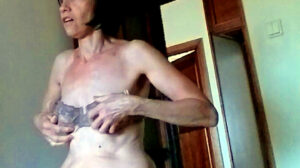 Slutty selfexposure at the kitchen window