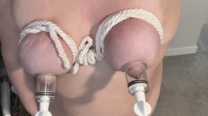 Piggy kate for all to see her kik included