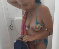 Ugly MILF slut @Sophp78is her tele