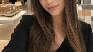 Laura Janik Completely Exposed